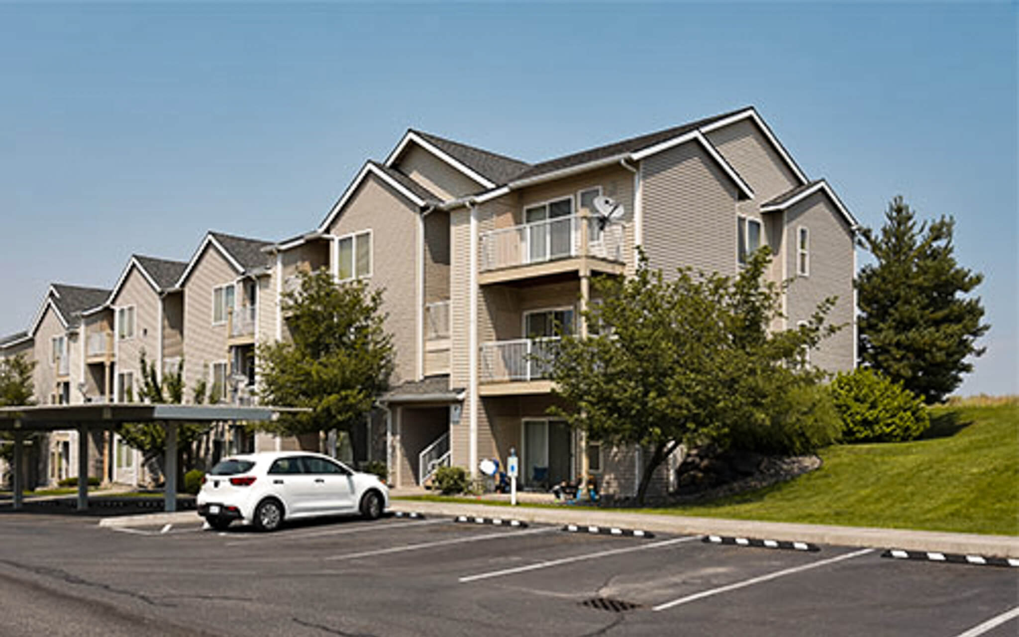 Paragon Corporate Housing - Broadmoor Apartments - Pasco Washington
