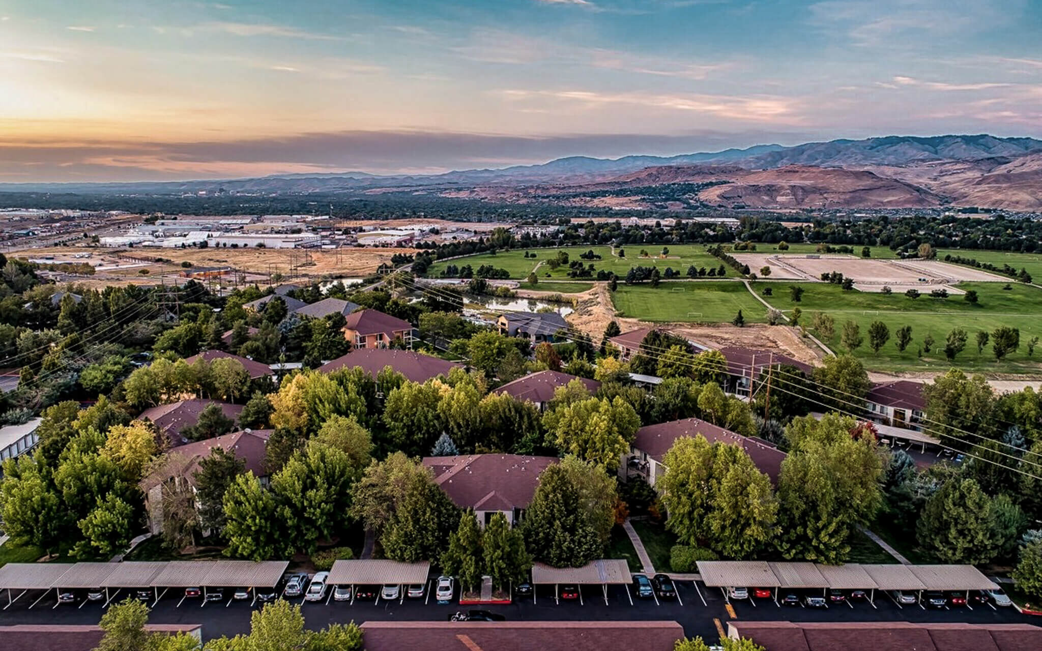 Paragon Corporate Housing - Columbia Village Apartments - Southeast Boise Idaho