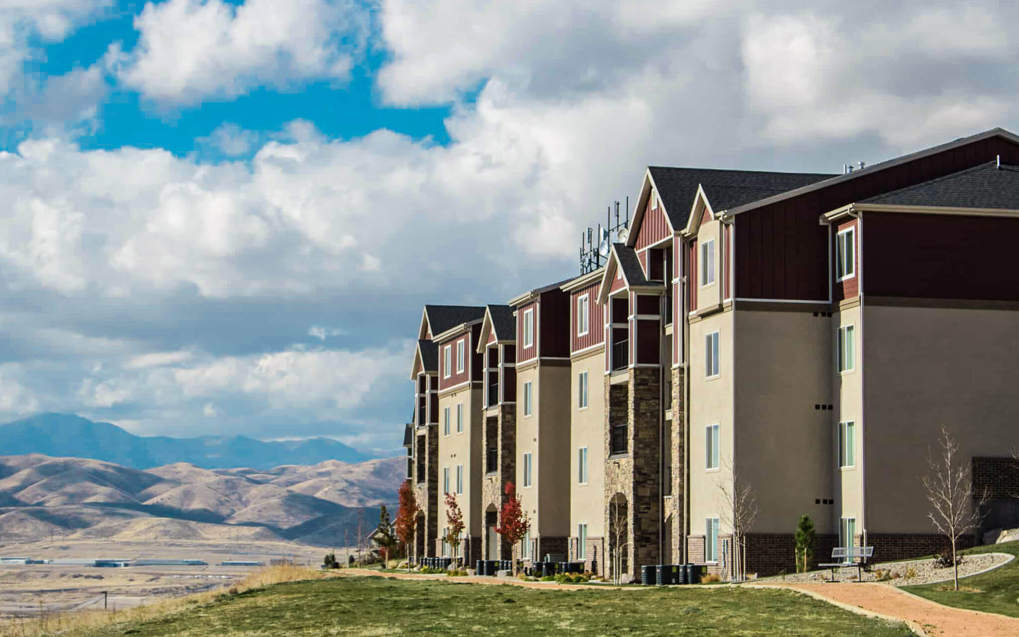 Paragon Corporate Housing - Seasons of Traverse Mountain Apartments - Lehi Utah